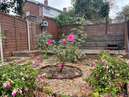 2 bedroom maisonette to rent - Photo 1