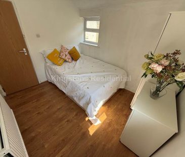 5 bedroom terraced house to rent - Photo 2
