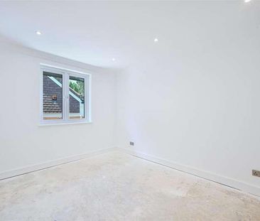 Claremount Gardens, Epsom, KT18 - Photo 3