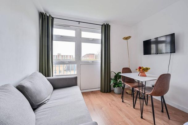 Studio to rent - Photo 1