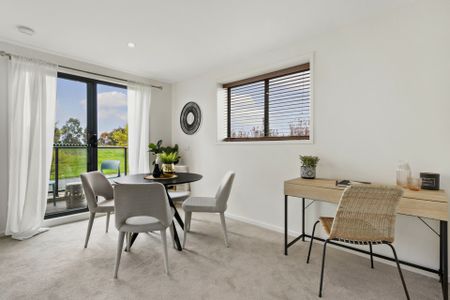 Luxurious 2 Bedroom Apartment With 2 Balconies - Photo 2