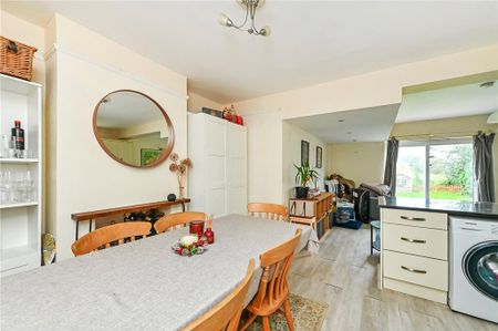 3 bedroom end of terrace house to rent - Photo 3