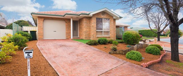 5 Saxby Close, Amaroo ACT 2914 - House For Rent | Domain - Photo 1