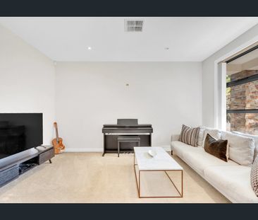 Offering Space, Style & Modern Luxury - Photo 3