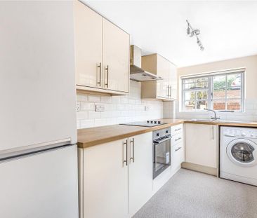 2 bedroom terraced house to rent - Photo 4