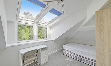 Unique 5-Bed Ensuite Student Apartment with Free Parking & Large Communal Garden in Sheffield - Photo 4