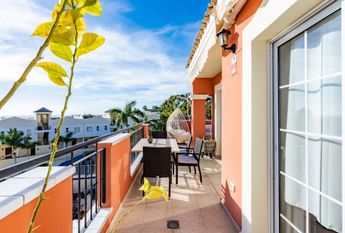 Apartamento con terraza y vistas en Los Cristianos – 0067-04600