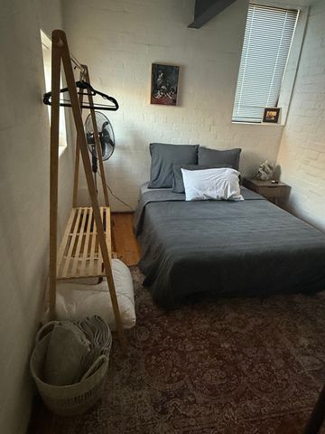 East Perth - Photo 5