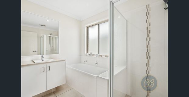 Perfect Pimpama Family Home - Photo 1