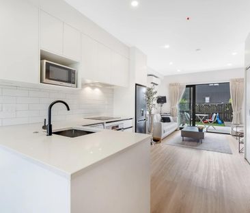 Modern 3 bedroom townhouse in Flat Bush! - Photo 6