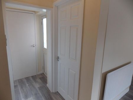 3 bedroom terraced house to rent - Photo 2