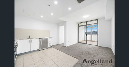 Morden apartment at a convenient location - Photo 4