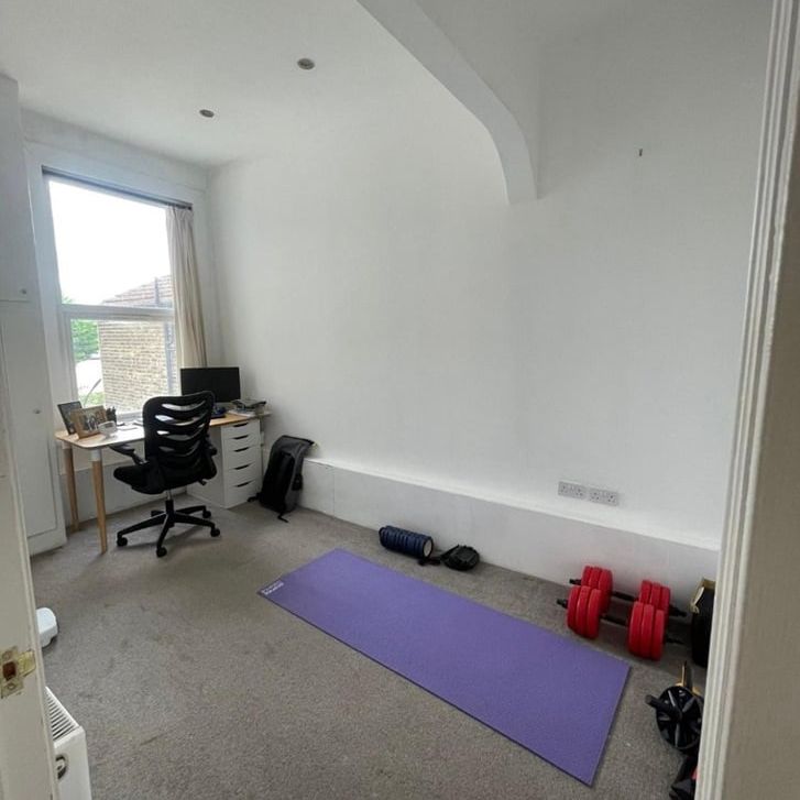 2 Bed Flat, Holmesdale Road, SE25 - Photo 1