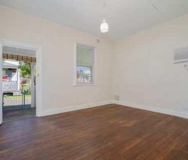 2 Whiteman Street, Waratah NSW 2298 - House For Rent | Domain - Photo 2