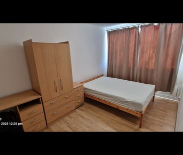Room in a Shared Flat, Sherfield Gardens, SW15 - Photo 4