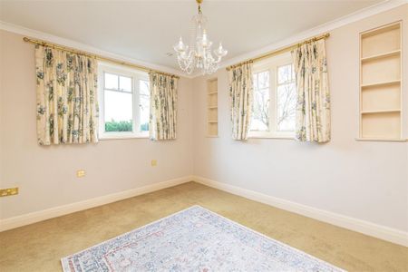 4 bed House - Detached To Let - Photo 5