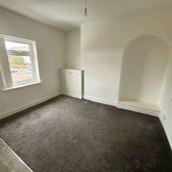 College Street, St. Helens, WA10 - Photo 1