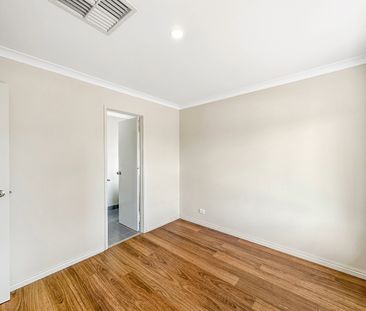 Secure Your Ideal Family Home in Seville Grove – 3 Bedrooms, Modern... - Photo 2