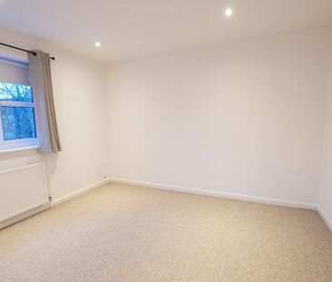 3 bedroom Semi-Detached House to let - Photo 4