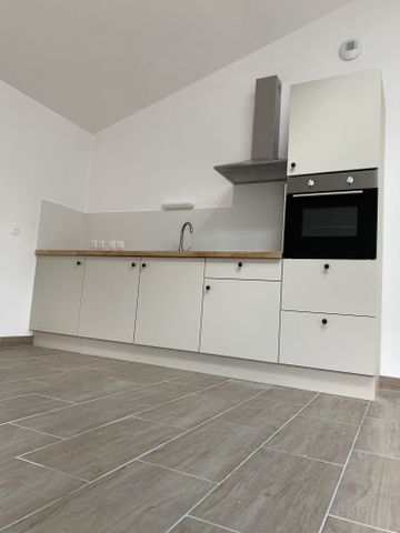 Location Appartement 4 pièces 88m² ARVEYRES 33500 - Photo 4