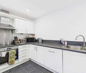 2 bedroom flat to rent - Photo 6
