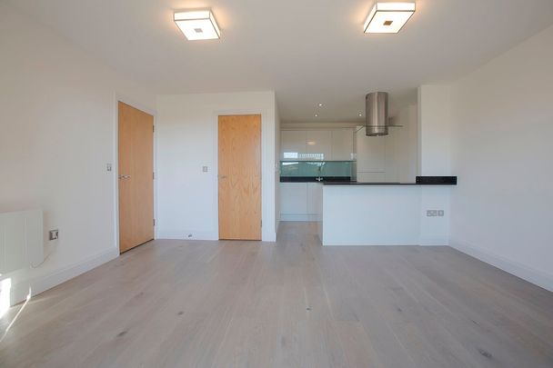 2 Bed Flat, Regents Park Road, NW1 - Photo 1