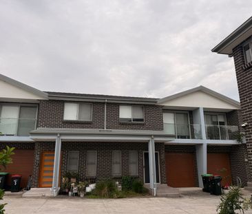 3 Bedrooms Townhouse - Photo 6