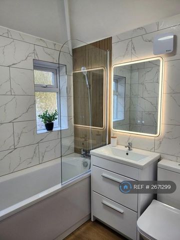 2 bedroom semi-detached house to rent - Photo 4