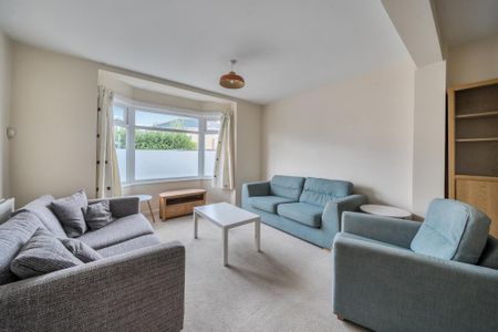 4 bedroom semi-detached house to rent - Photo 4