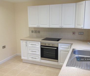 2 bedroom semi-detached house to rent - Photo 3