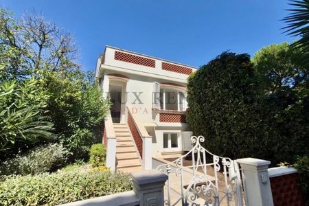 Cap d'Antibes – Maison avec terrasses et vue mer, face aux plages - Photo 5