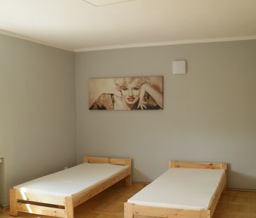 Zadbany, umeblowany DOM dla 20 pracowników. Kolonia Gosławicka. - Photo 2