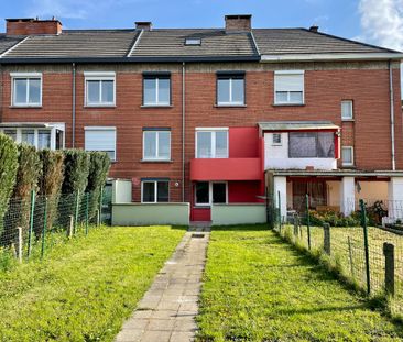 Mooi huis met 3 slaapkamers, volledig gerenoveerd - Photo 2