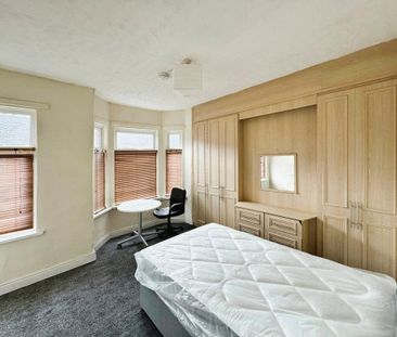 4 bedroom terraced house to rent - Photo 6
