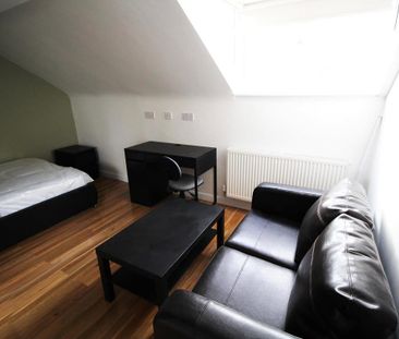 2 bedroom flat share to rent - Photo 1