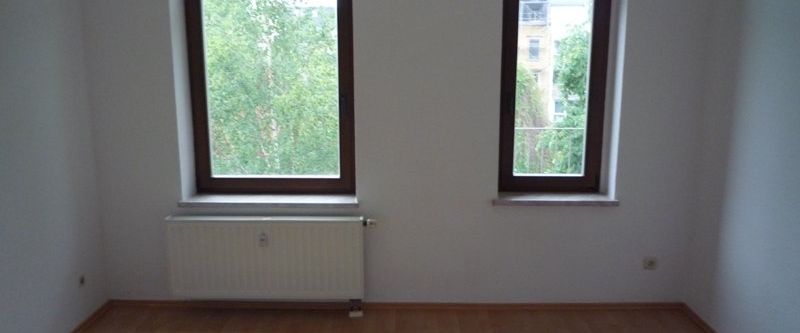 IDEAL - Wohnen mit Charme, Balkon und EBK - Foto 1