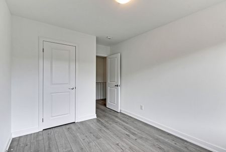 For Lease - 31 Appletree Lane, Barrie, Ontario - Photo 5