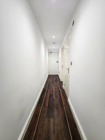 1 Bed Flat, Connaught Towers, CR7 - Photo 4