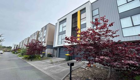 IMMACULATE 3 BEDROOM HOME - Photo 5