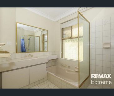 GREAT FAMILY HOME! OCEAN VIEWS FROM BALCONY! - Photo 5