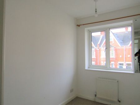 3 bed Terraced - To Let - Photo 5
