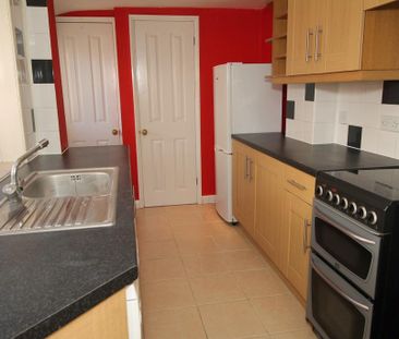 2 bedroom semi-detached house to rent - Photo 5