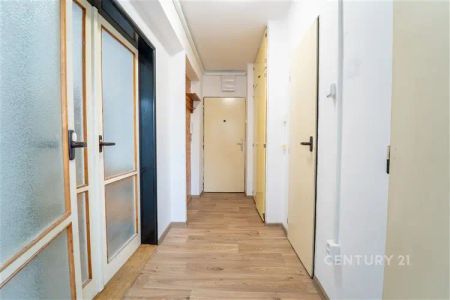 Praktický a světlý byt 1+1 30 m - Fotografie 2