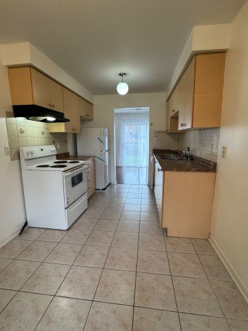For Lease - 830 Avonshire Court Unit# Upper and main, Mississauga, Ontario - Photo 4