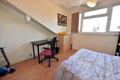 8 bedroom House in Welton Place, Leeds - Photo 5