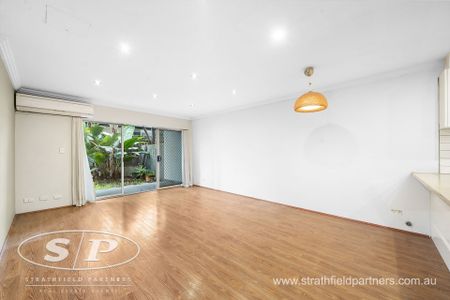 Strathfield's Secret Townhome - Photo 3