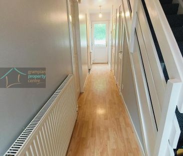 3 bedroom end of terrace house to rent - Photo 1