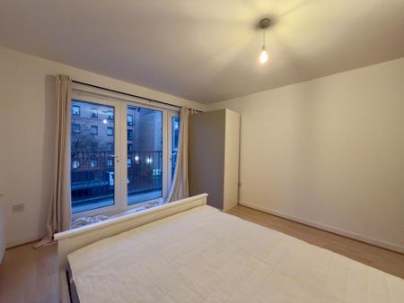 3 bedroom flat to rent - Photo 3