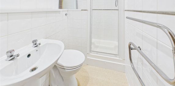 Central Park Towers, 28 Central Park Avenue, Plymouth, Devon, PL4 - Photo 2