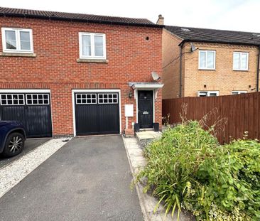 2 bedroom coach house to rent - Photo 1